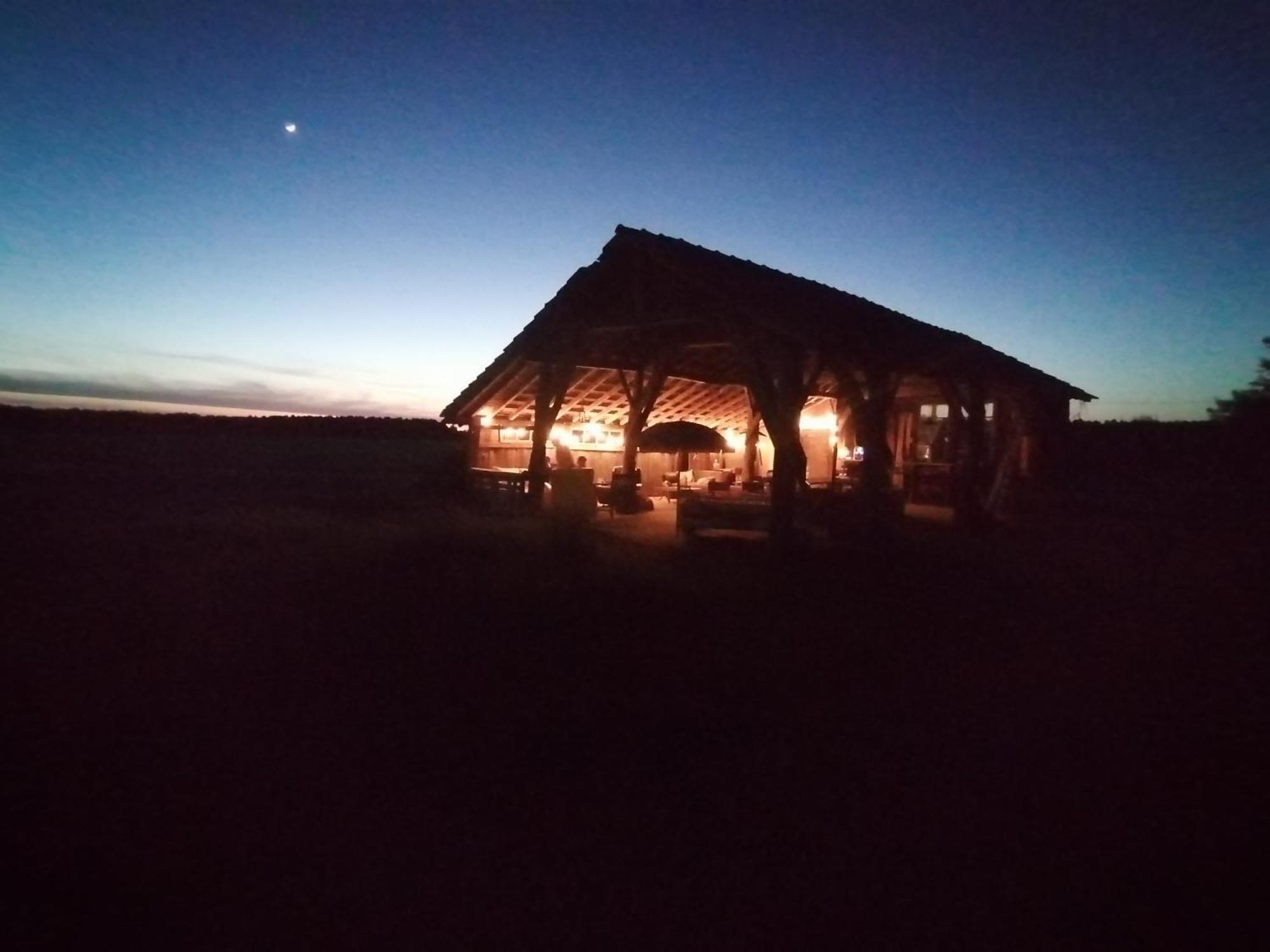 Chambres D'Hotes - Un Refuge A Cachen Luaran gambar